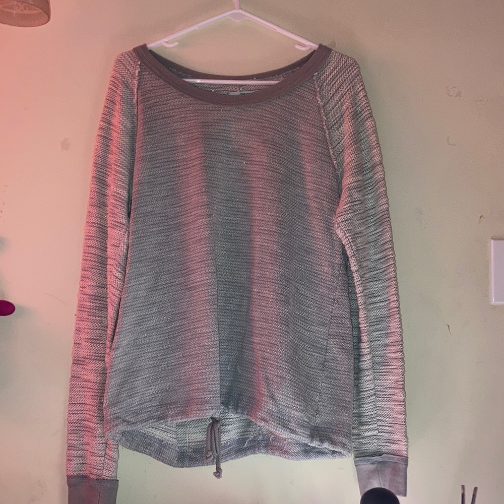 Long sleeve, good for spring time and winter.